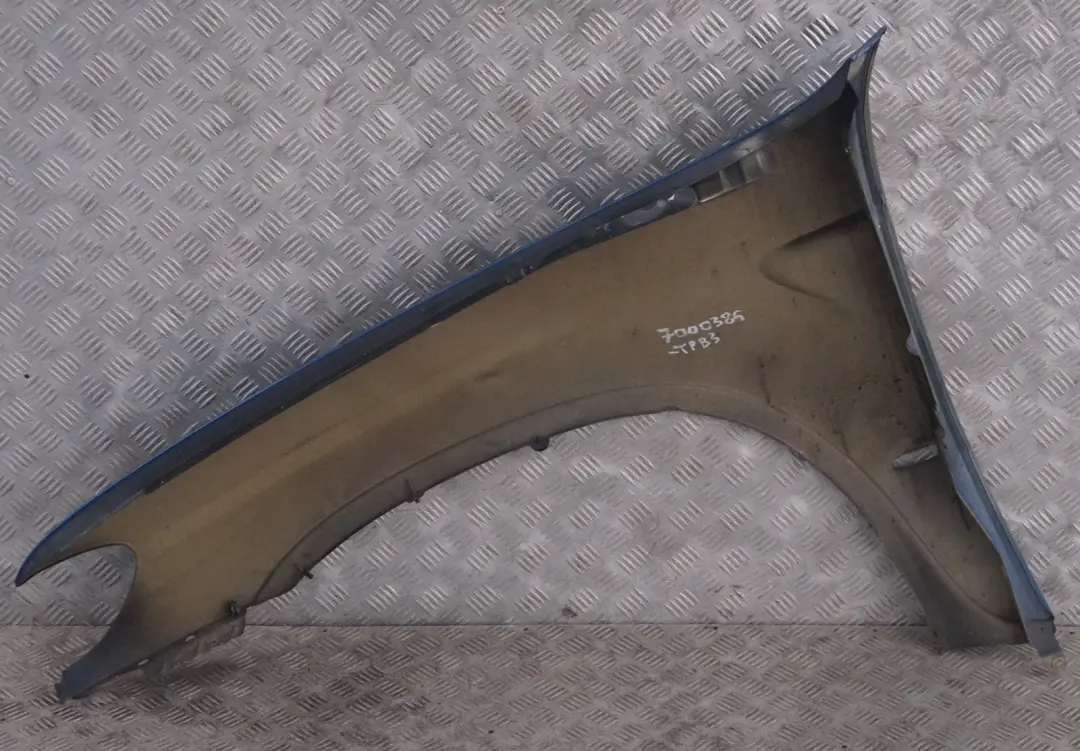 Błotnik prawy przód topasblau 364 do BMW E53 X5 o numerze 7000386 BMW E53 X5 Błotnik prawy przód topasblau 364 - SKU 7000386-TPB3 - Numer Części 7000386