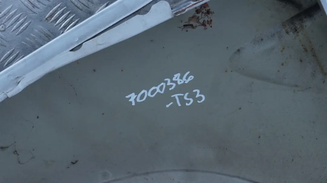 Side Panel Wing Fender Front Right O/S Titansilber Silver to BMW X5 SERIES 3 E53 with Part number 7000386 BMW X5 SERIES 3 E53 Side Panel Wing Fender Front Right O/S Titansilber Silver - SKU 7000386-TS3 - Part number 7000386