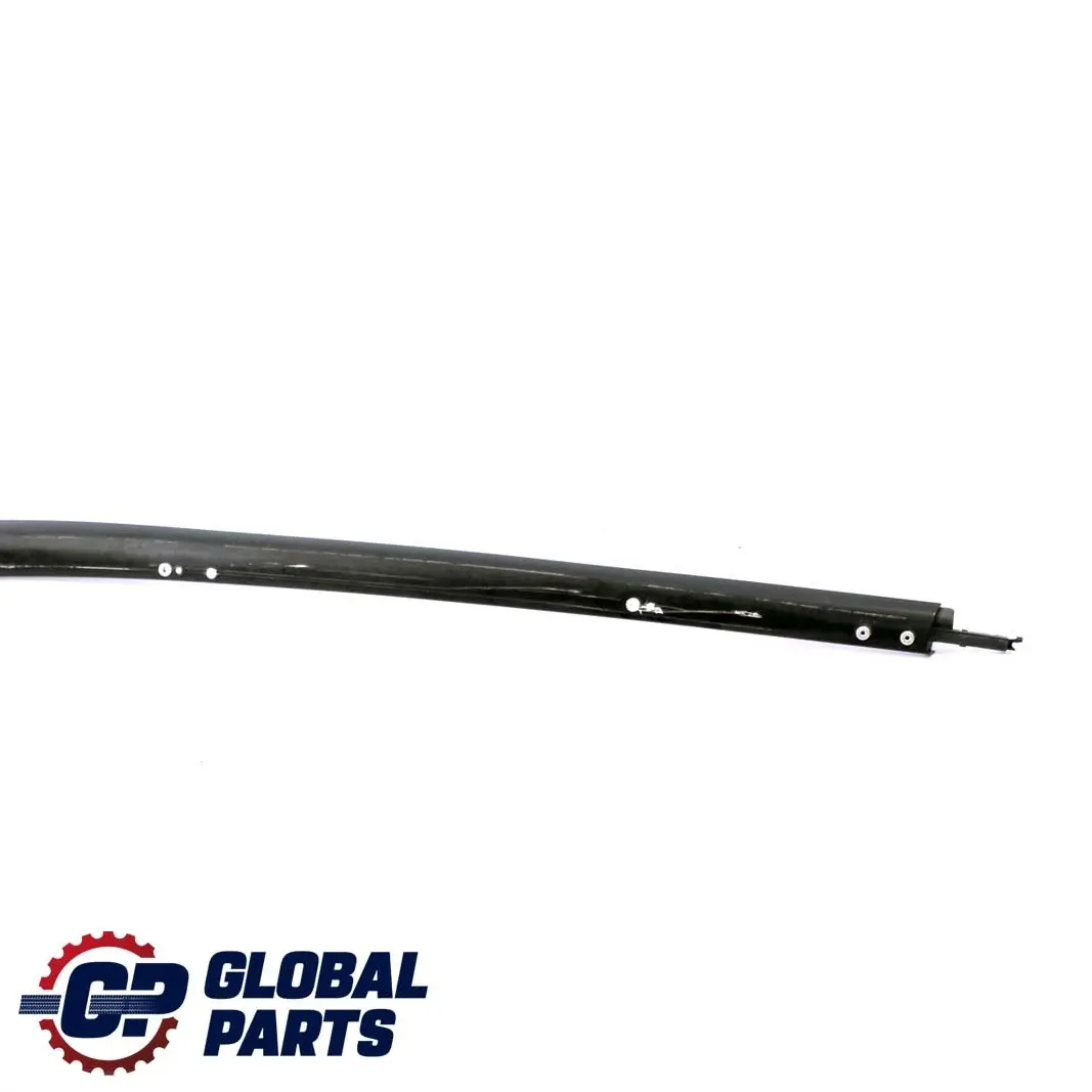 Striscia Rivestimento Tetto Posteriore Destro Nero per BMW E46 Touring con numero di parte 7000516 BMW E46 Touring Striscia Rivestimento Tetto Posteriore Destro Nero - SKU 7000516 - Numero di parte 7000516