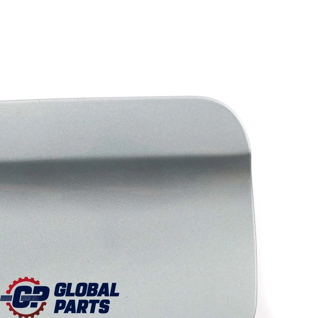 Fill In Flap Fuel Cover Graugruen Gris Verde Metalizado - 442 para BMW E53 con número de pieza 7001027 BMW E53 Fill In Flap Fuel Cover Graugruen Gris Verde Metalizado - 442 - SKU 7001027-GG1 - Número de pieza 7001027