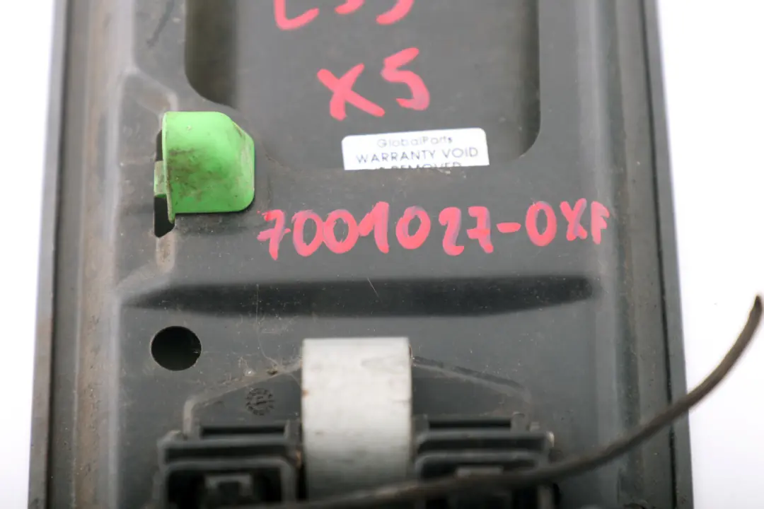 Fill In Flap Fuel Cover Oxfordgruen 2 Oxford Green to BMW X5 Series E53 with Part number 7001027 BMW X5 Series E53 Fill In Flap Fuel Cover Oxfordgruen 2 Oxford Green - SKU 7001027-OXF - Part number 7001027