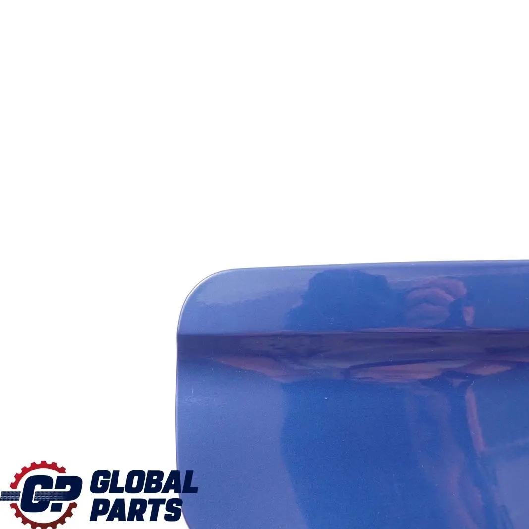 Fill In Flap Fuel Cover Topasblau Metallic Blue para BMW E53 con número de pieza 7001027 BMW E53 Fill In Flap Fuel Cover Topasblau Metallic Blue - SKU 7001027-TPB1 - Número de pieza 7001027