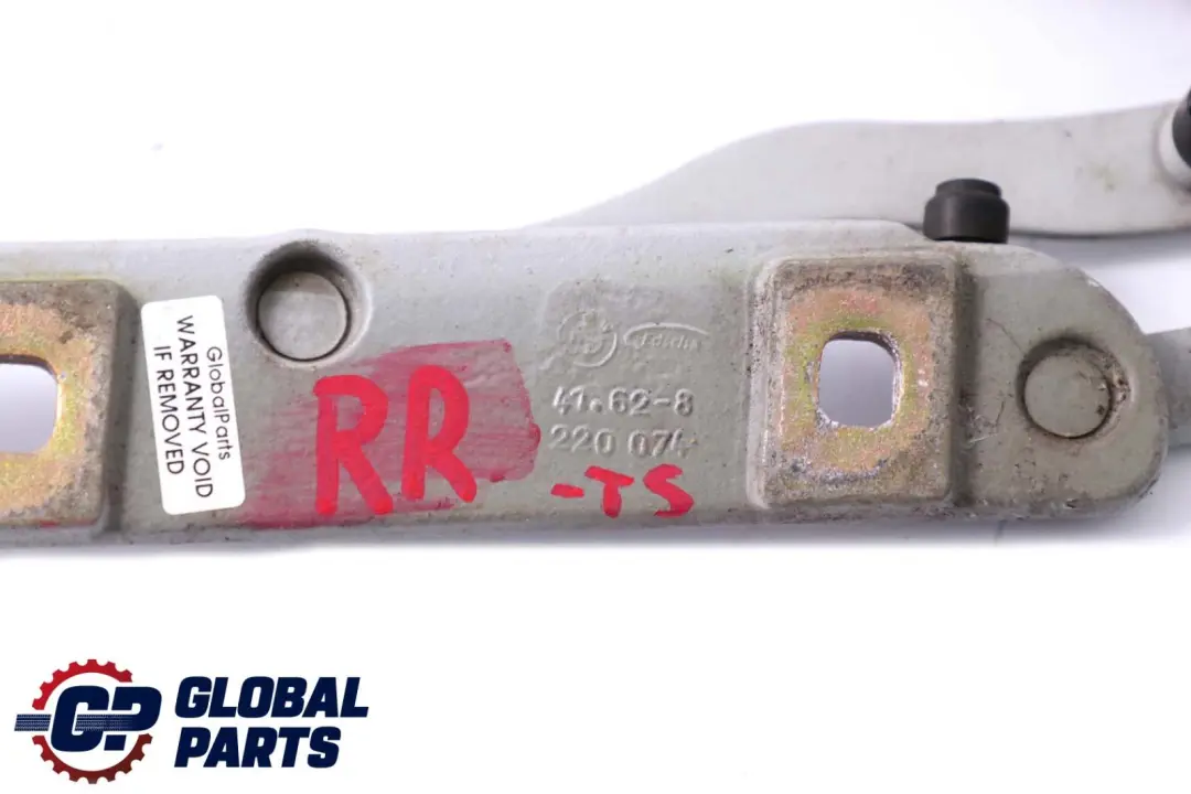 Scharnier Heckklappe Hinten Rechts Titansilber Metallic 8220074 für BMW 3 er E46 mit Teilenummer 7001560 BMW 3 er E46 Scharnier Heckklappe Hinten Rechts Titansilber Metallic 8220074 - SKU 7001560-TS - Teilenummer 7001560