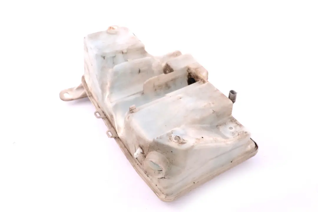 Waschfl?ssigkeitsbehalter pour BMW E65 E66 E67 à propos du numéro de pièce 7001938 BMW E65 E66 E67 Waschfl?ssigkeitsbehalter - SKU 7001938 - Numéro de pièce 7001938