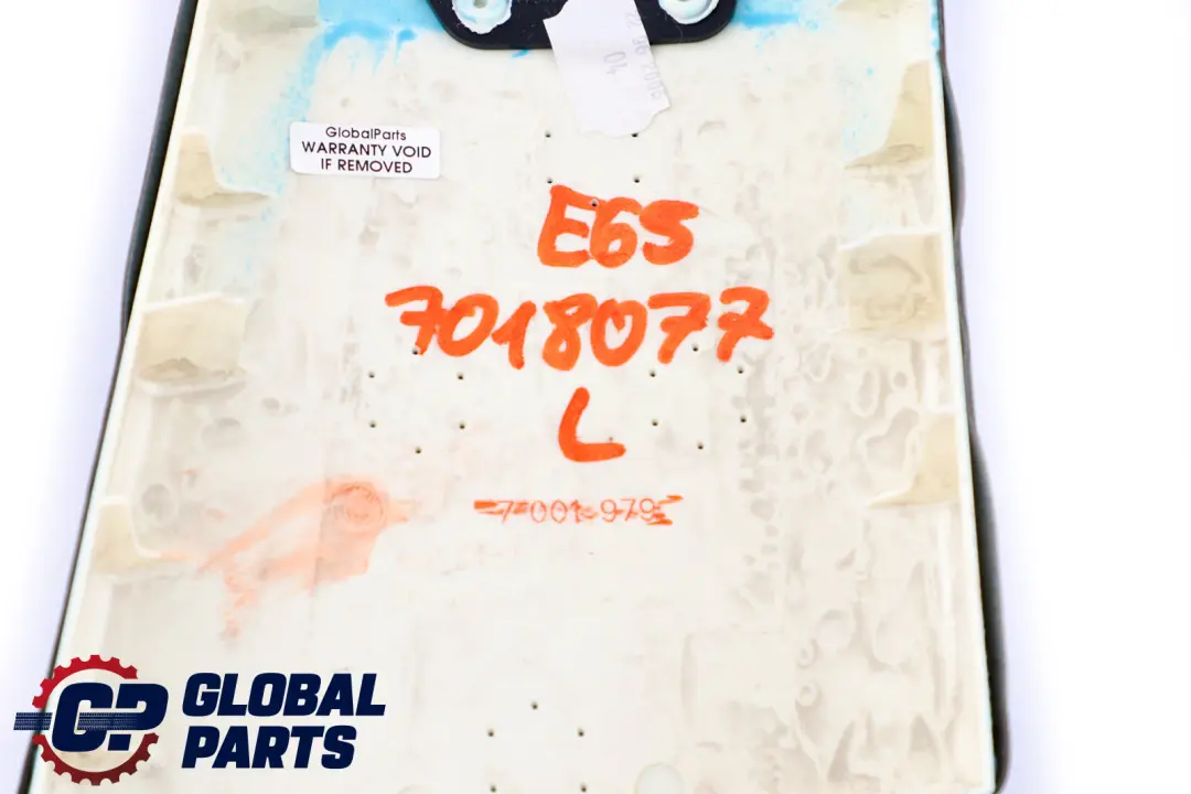 Cubierta Columna Centro Superior B-Pilar Trim Izquierda Negro para BMW E65 E66 con número de pieza 7001979 BMW E65 E66 Cubierta Columna Centro Superior B-Pilar Trim Izquierda Negro - SKU 7001979 - Número de pieza 7001979