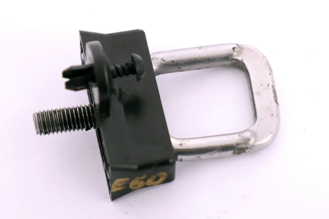 Verdreh Sicherung Halterung Motor Haube für BMW E60 E61 E65 E87 E90 mit Teilenummer 7002012 BMW E60 E61 E65 E87 E90 Verdreh Sicherung Halterung Motor Haube - SKU 7002012-1 - Teilenummer 7002012