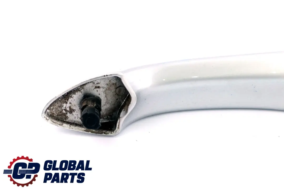 Mango Trasero derecho Cubierta Agarre Titansilber Titan Silver para BMW X5 E53 con número de pieza 7002312 BMW X5 E53 Mango Trasero derecho Cubierta Agarre Titansilber Titan Silver - SKU 7002312-TS2 - Número de pieza 7002312