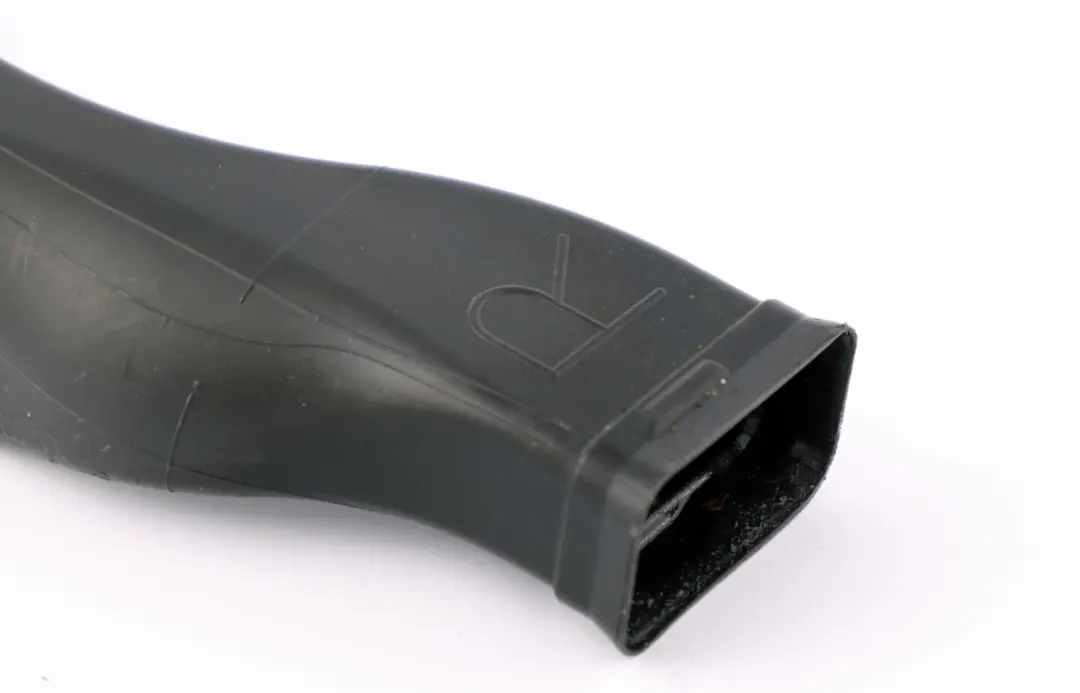 Conducto Aire Calentador Derecho Canal de Aire Trasero para BMW E65 E66 E67 con número de pieza 7002394 BMW E65 E66 E67 Conducto Aire Calentador Derecho Canal de Aire Trasero - SKU 7002394 - Número de pieza 7002394