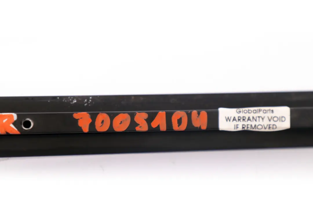 BMW E65 Apertura Fensterf?hrungssteg Posteriore Destra Nero Lucido Nero - SKU 7005104 - Numero di parte 7005104