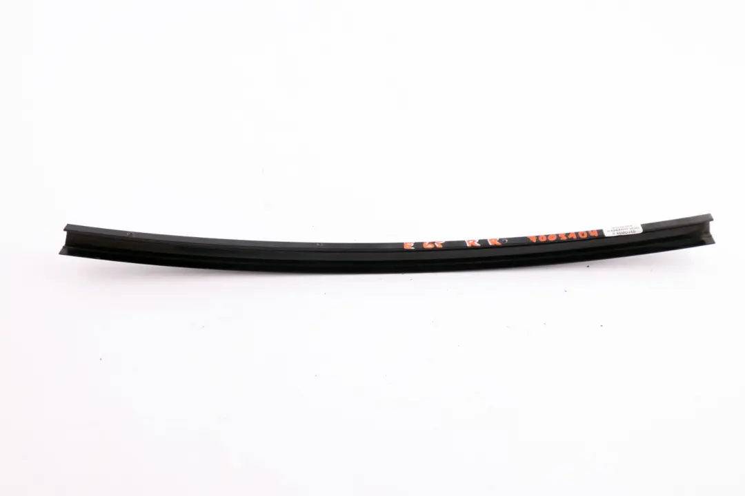 BMW E65 Apertura Fensterf?hrungssteg Posteriore Destra Nero Lucido Nero - SKU 7005104 - Numero di parte 7005104