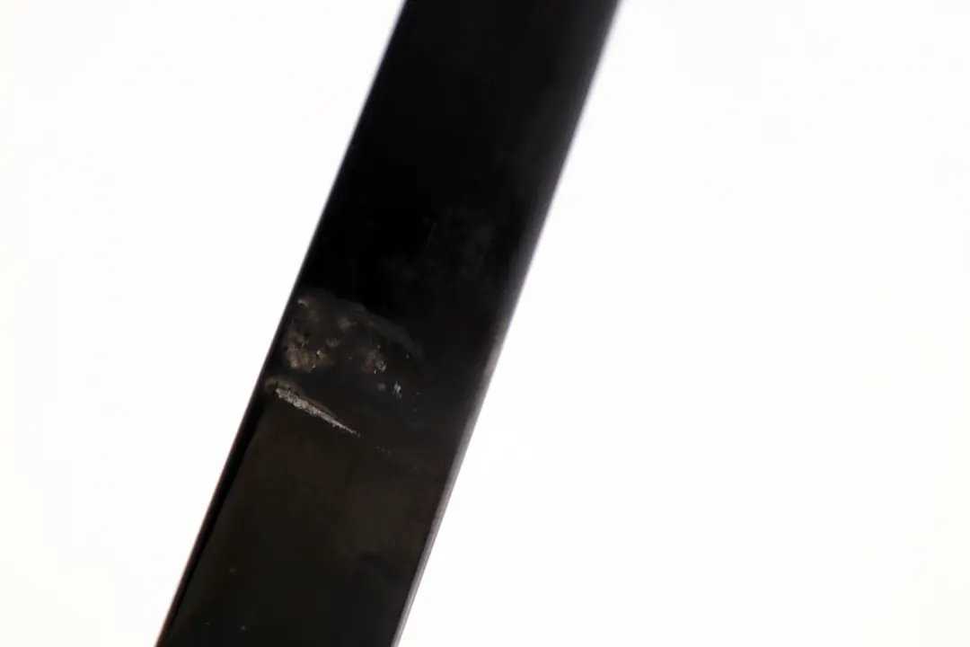 Reihe E65 Blende Fensterführungssteg Hinten Rechts Glanzschwarz Schwarz für BMW 7 mit Teilenummer 7005104 BMW 7 Reihe E65 Blende Fensterführungssteg Hinten Rechts Glanzschwarz Schwarz - SKU 7005104 - Teilenummer 7005104