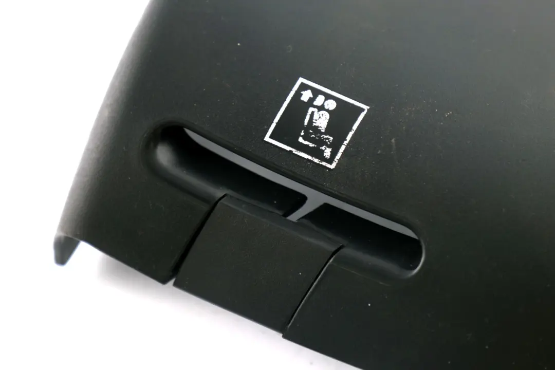 Belt Outlet Guide Tunnel Rear Left N/S to BMW 3 Series E46 Compact Cover with Part number 7000099 BMW 3 Series E46 Compact Cover Belt Outlet Guide Tunnel Rear Left N/S - SKU 7006011 - Part number 7000099