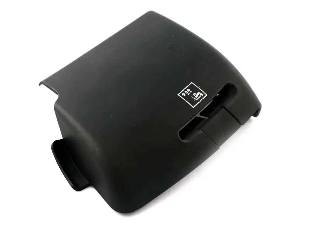 Belt Outlet Guide Tunnel Rear Right O/S to BMW 3 Series E46 Compact Cover with Part number 7000100 BMW 3 Series E46 Compact Cover Belt Outlet Guide Tunnel Rear Right O/S - SKU 7006012 - Part number 7000100