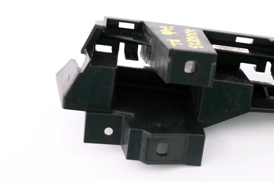 Guide Finisher Rear Left N/S Bumper Light Bracket to BMW 3 Series E46 Compact with Part number 7006823 BMW 3 Series E46 Compact Guide Finisher Rear Left N/S Bumper Light Bracket - SKU 7006823 - Part number 7006823