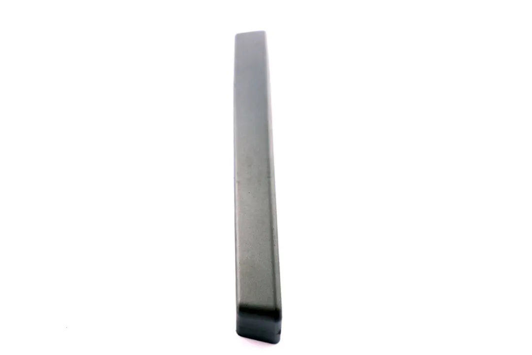 Banda Decorativa Columna B Centro Derecha Plata Oscuro para BMW E65 E66 con número de pieza 7006870 BMW E65 E66 Banda Decorativa Columna B Centro Derecha Plata Oscuro - SKU 7006870 - Número de pieza 7006870