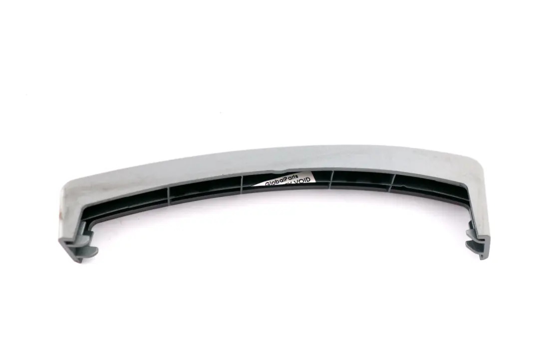 Banda Decorativa Columna B Centro Derecha Plata Oscuro para BMW E65 E66 con número de pieza 7006870 BMW E65 E66 Banda Decorativa Columna B Centro Derecha Plata Oscuro - SKU 7006870 - Número de pieza 7006870