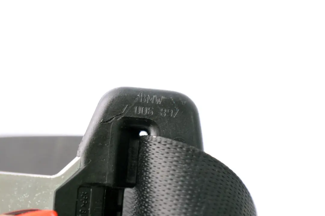 Cinturon Superior Central Trasero Schwarz para BMW E65 E66 E67 con número de pieza 7006897 BMW E65 E66 E67 Cinturon Superior Central Trasero Schwarz - SKU 7006897 - Número de pieza 7006897