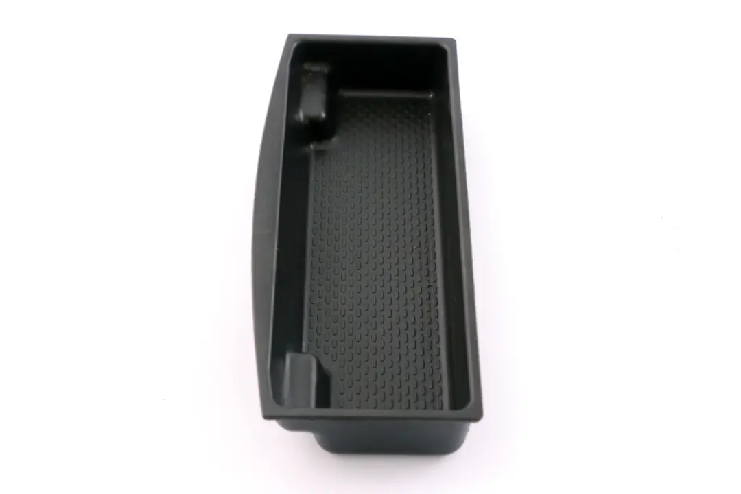 Bandeja De goma delantera Negro para BMW E65 E66 E67 con número de pieza 7007940 BMW E65 E66 E67 Bandeja De goma delantera Negro - SKU 7007940 - Número de pieza 7007940