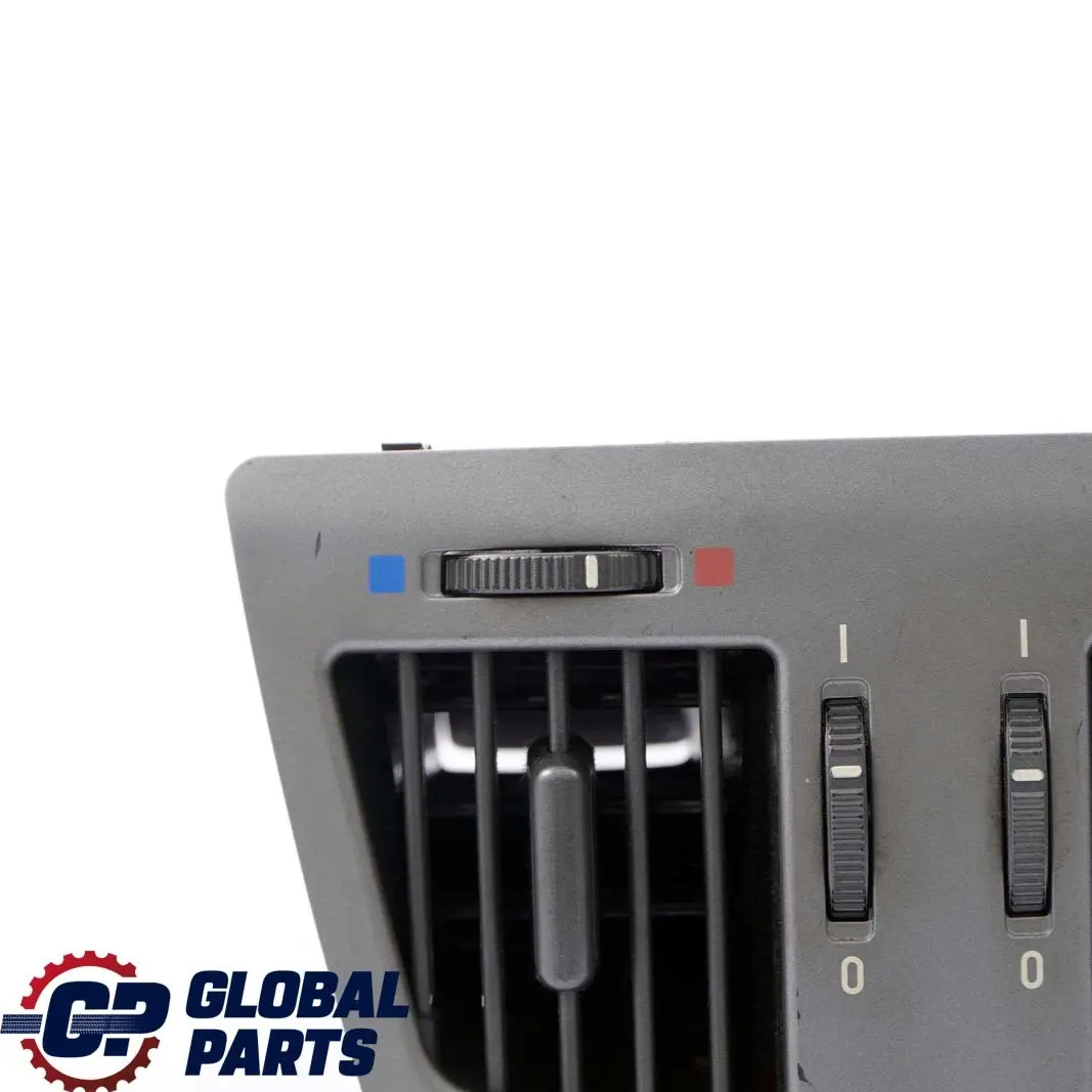 Griglia Aerazione Console Centrale Posteriore Argento Scuro per BMW E65 E66 E67 con numero di parte 7007984 BMW E65 E66 E67 Griglia Aerazione Console Centrale Posteriore Argento Scuro - SKU 7007984-1 - Numero di parte 7007984