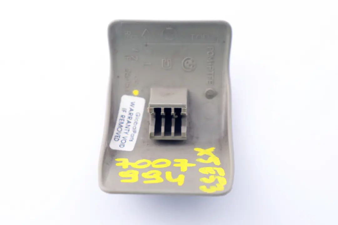 Zaślepka Osłona Isofix Kanapy Pastelowa Zieleń do BMW X5 E53 o numerze 7007990 BMW X5 E53 Zaślepka Osłona Isofix Kanapy Pastelowa Zieleń - SKU 7007994 - Numer Części 7007990