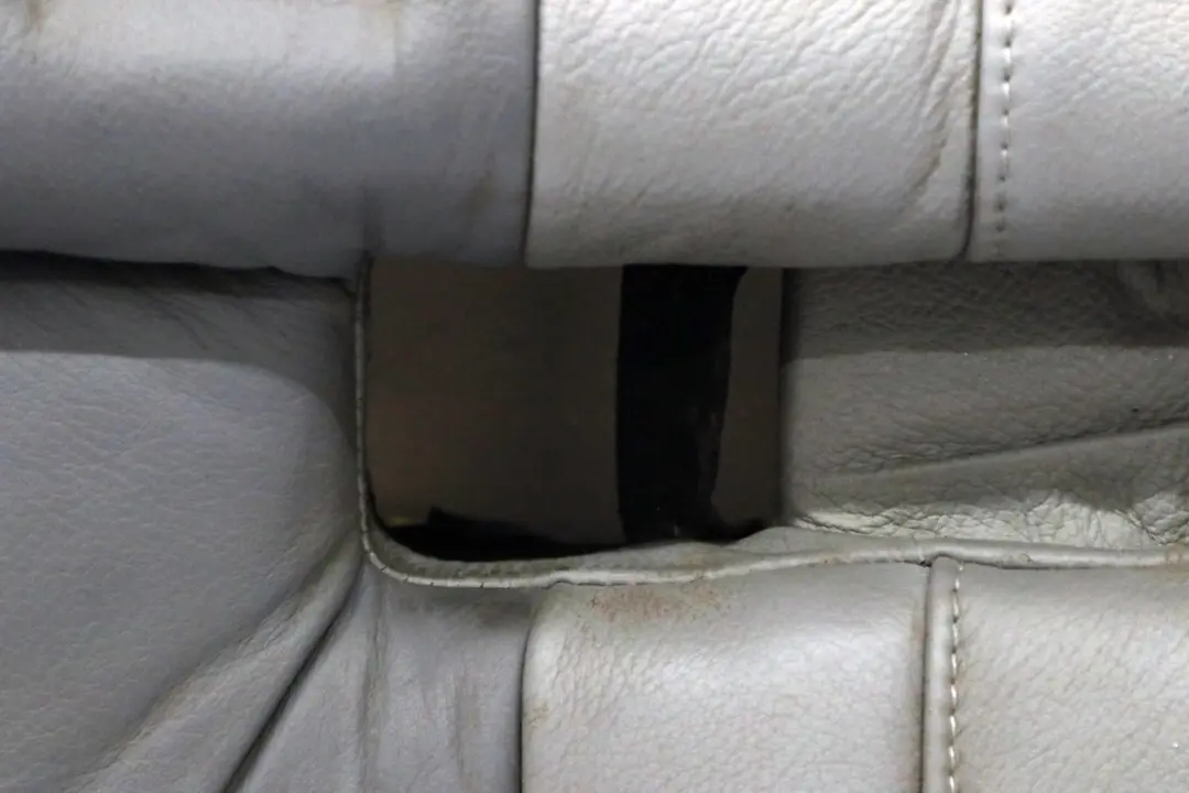 BMW X5 E53 Grigio Pelle Montana Interno Sedile Posteriore Divano Divano Panchina - SKU 7008224 - Numero di parte 7008224