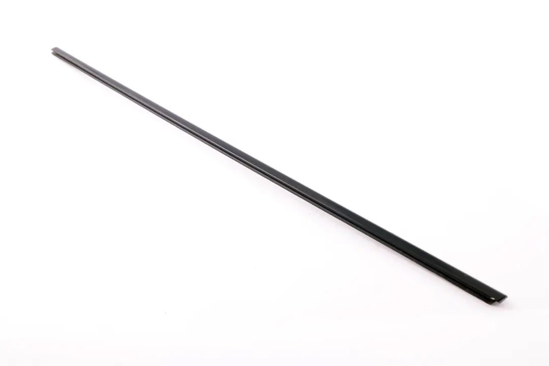 BMW E63 E64 Couvercle de porte extérieure avant gauche brillant Glanzschwarz - SKU 7008571 - Numéro de pièce 7008571