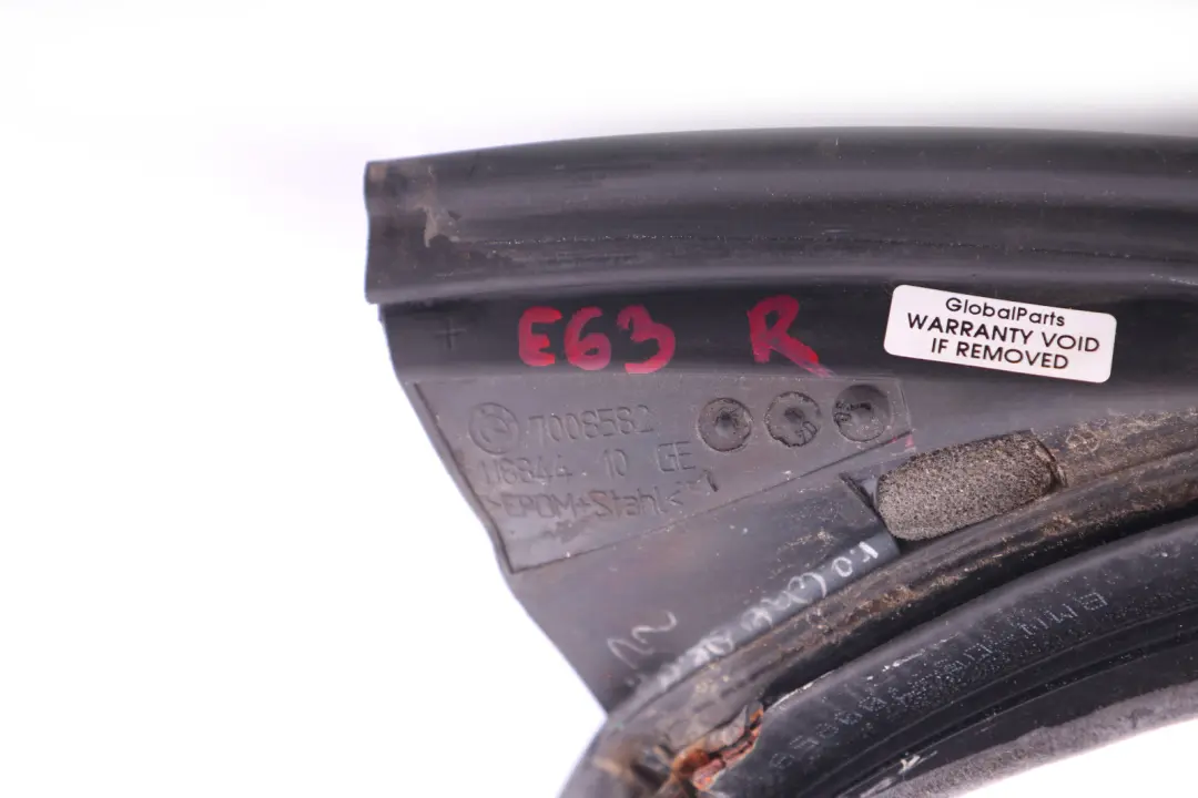 Joint protection bord porte avant droite Basaltgrau Grey pour BMW E63 à propos du numéro de pièce 7008582 BMW E63 Joint protection bord porte avant droite Basaltgrau Grey - SKU 7008582 - Numéro de pièce 7008582