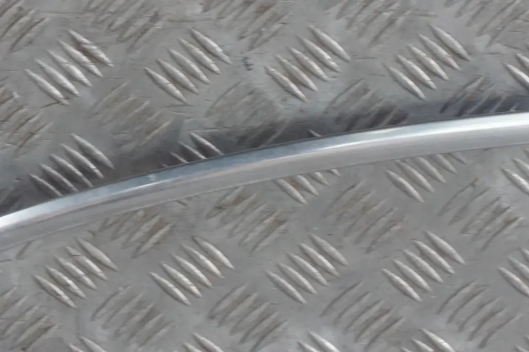 BMW E63 Delantero Izquierdo Techo Marco Embellecedor Cromo - SKU 7008583 - Número de pieza 7008583