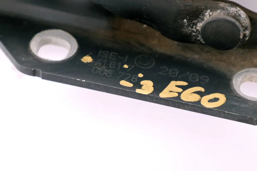 Right O/S Engine Hood Hinge Black to BMW 5 Series E60 E61 with Part number 7008728 BMW 5 Series E60 E61 Right O/S Engine Hood Hinge Black - SKU 7008728-3 - Part number 7008728