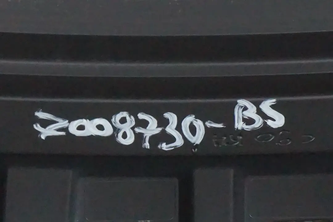 Klapa pokrywa bagażnika tył black saphire do BMW E63 o numerze 7008730 BMW E63 Klapa pokrywa bagażnika tył black saphire - SKU 7008730-BS - Numer Części 7008730