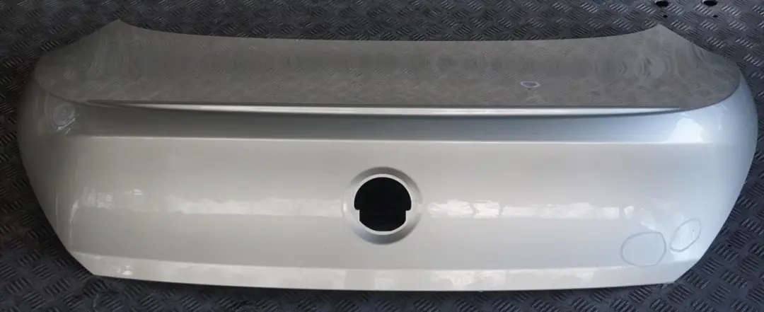 Trunk Boot Lid Tailgate Mineralsilber Mineral Silver 354 to BMW 6 Series E63 Coupe with Part number 7008730 BMW 6 Series E63 Coupe Trunk Boot Lid Tailgate Mineralsilber Mineral Silver 354 - SKU 7008730-MS - Part number 7008730