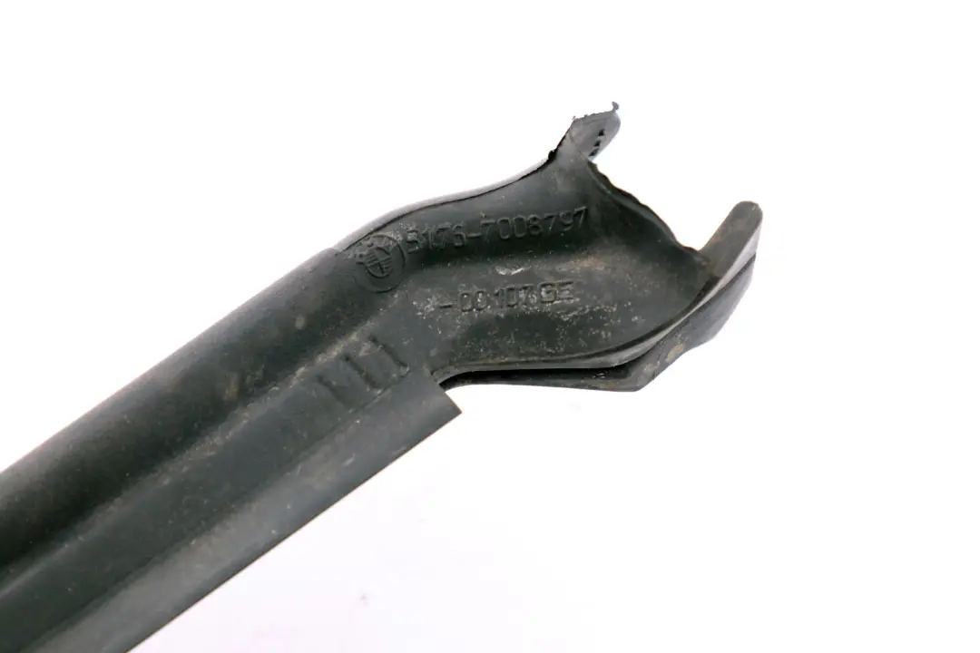 Hood Bonnet Engine Cover Rubber Sealing Centre to BMW E63 E64 LCI with Part number 7008797 BMW E63 E64 LCI Hood Bonnet Engine Cover Rubber Sealing Centre - SKU 7008797 - Part number 7008797