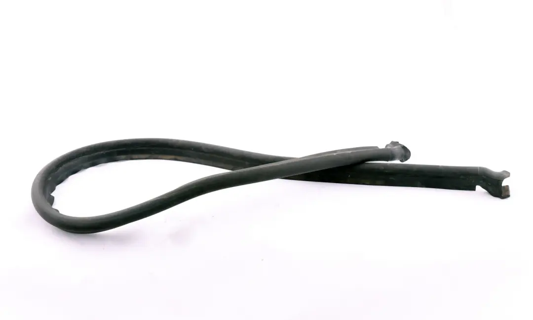 Hood Bonnet Engine Cover Rubber Sealing Centre to BMW E63 E64 LCI with Part number 7008797 BMW E63 E64 LCI Hood Bonnet Engine Cover Rubber Sealing Centre - SKU 7008797 - Part number 7008797