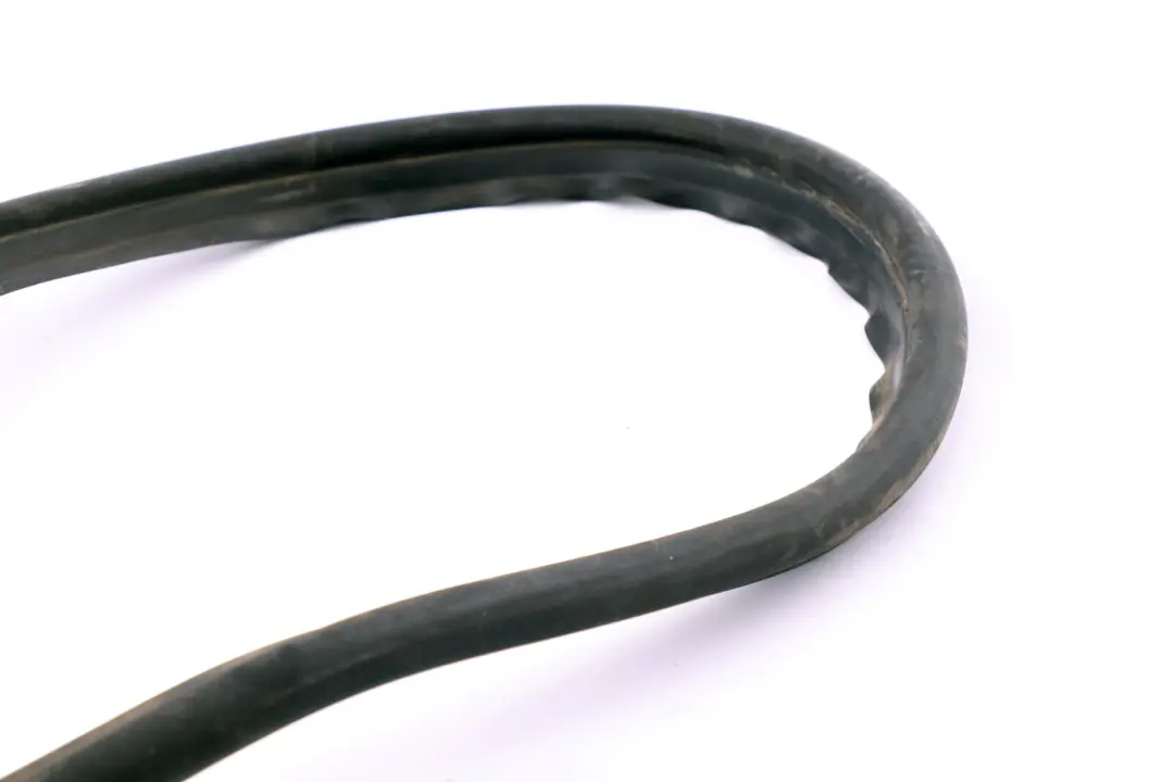 Joint Central Capot Moteur pour BMW E63 E64 LCI à propos du numéro de pièce 7008797 BMW E63 E64 LCI Joint Central Capot Moteur - SKU 7008797 - Numéro de pièce 7008797