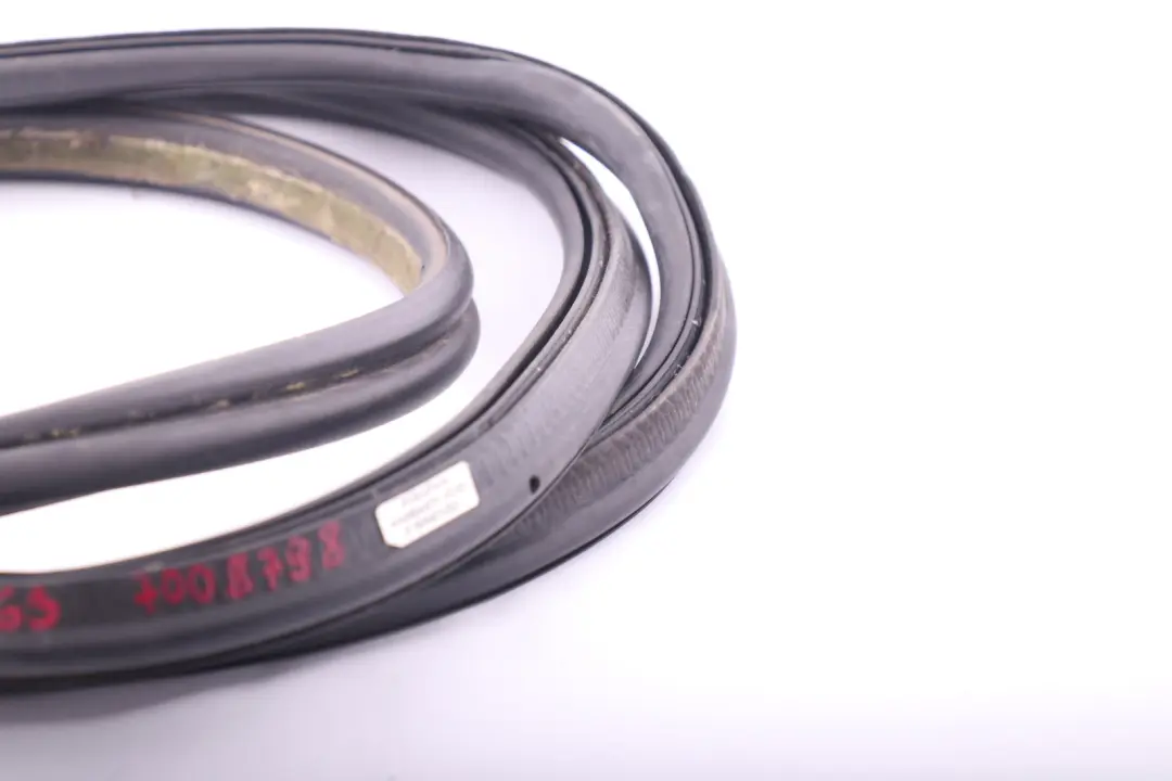 E63N LCI Chiusura Ermetica Portellone per BMW E63 con numero di parte 7008798 BMW E63 E63N LCI Chiusura Ermetica Portellone - SKU 7008798 - Numero di parte 7008798