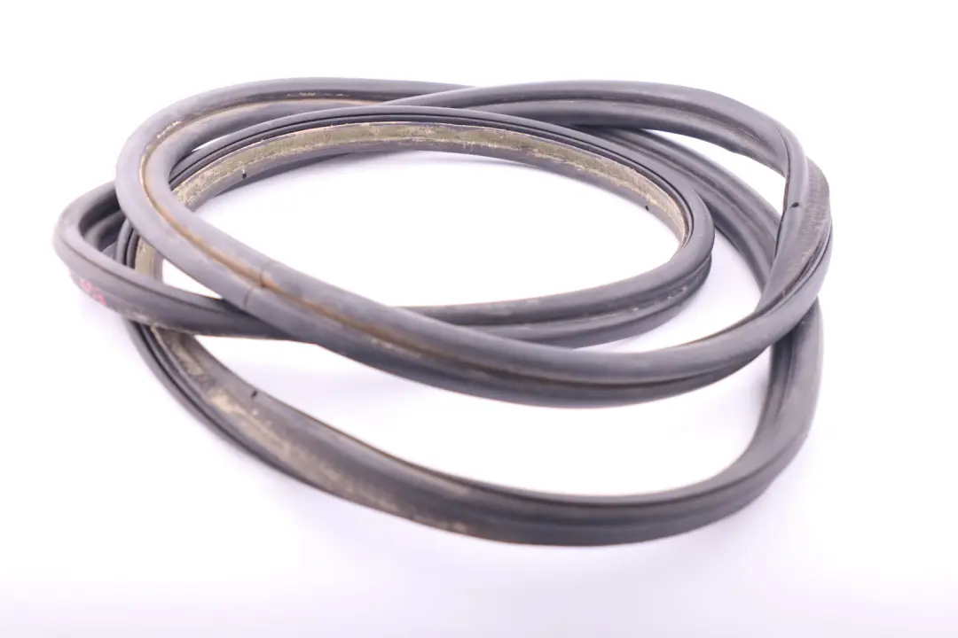 E63N LCI Chiusura Ermetica Portellone per BMW E63 con numero di parte 7008798 BMW E63 E63N LCI Chiusura Ermetica Portellone - SKU 7008798 - Numero di parte 7008798