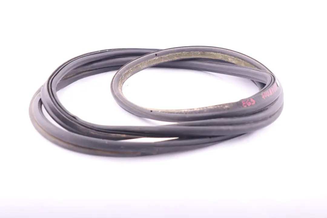 Trunk Lid Sealing Seal Gasket Rubber to BMW E63 Rear with Part number 7008798 BMW E63 Rear Trunk Lid Sealing Seal Gasket Rubber - SKU 7008798 - Part number 7008798