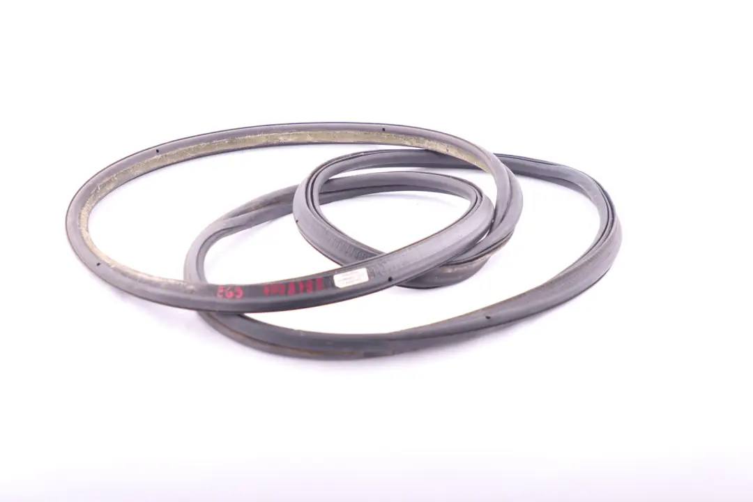 Trunk Lid Sealing Seal Gasket Rubber to BMW E63 Rear with Part number 7008798 BMW E63 Rear Trunk Lid Sealing Seal Gasket Rubber - SKU 7008798 - Part number 7008798