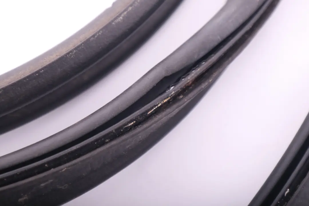 BMW E63 E63N LCI Abdichtung Heck Klappe - SKU 7008798 - Teilenummer 7008798