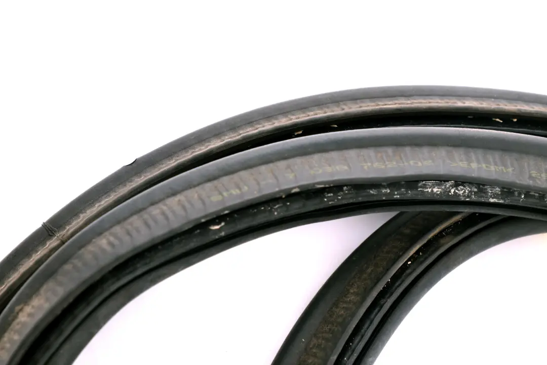 E64N LCI Cabrio Gasket Seal Trunk Lid Sealing to BMW E64 with Part number 7008807 BMW E64 E64N LCI Cabrio Gasket Seal Trunk Lid Sealing - SKU 7008807 - Part number 7008807