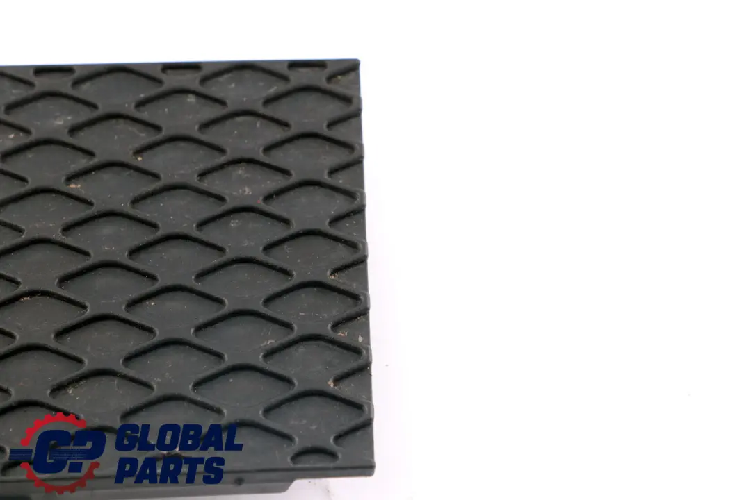 Grid Lateral Bottom to BMW 6 Series E63 E64 with Part number 7008823 BMW 6 Series E63 E64 Grid Lateral Bottom - SKU 7008823 - Part number 7008823