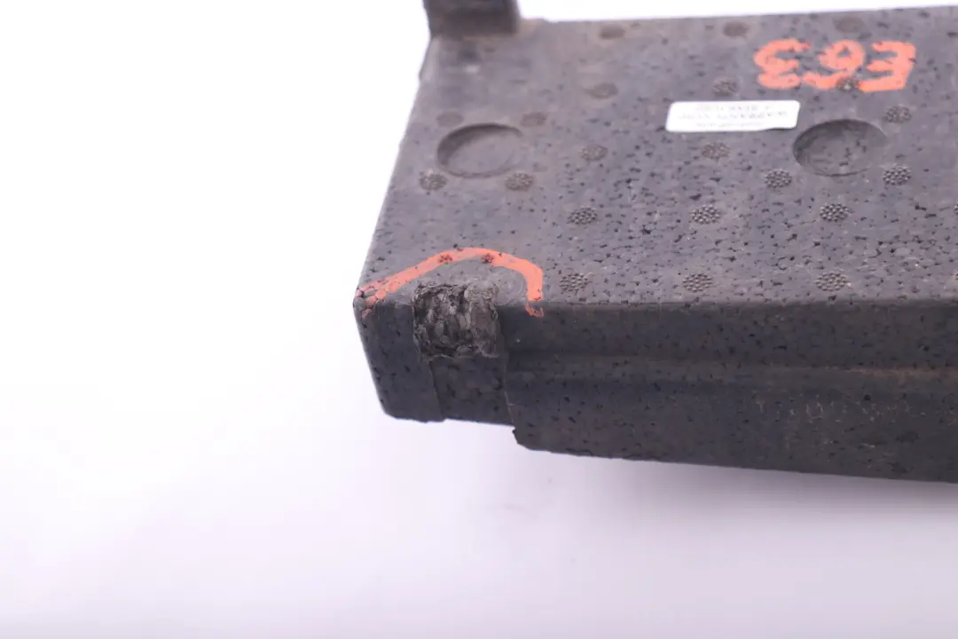 Parachoques Amortiguador Delantero Derecho para BMW E63 E64 LCI con número de pieza 7008842 BMW E63 E64 LCI Parachoques Amortiguador Delantero Derecho - SKU 7008842 - Número de pieza 7008842