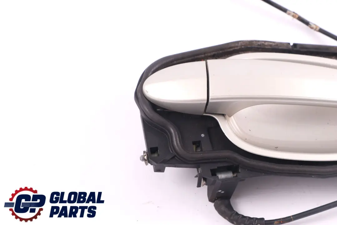 Complete Left N/S Grab Handle Door Mineralsilber Silver to BMW 6 Series E63 E64 with Part number 7008893 BMW 6 Series E63 E64 Complete Left N/S Grab Handle Door Mineralsilber Silver - SKU 7008893-MS1 - Part number 7008893