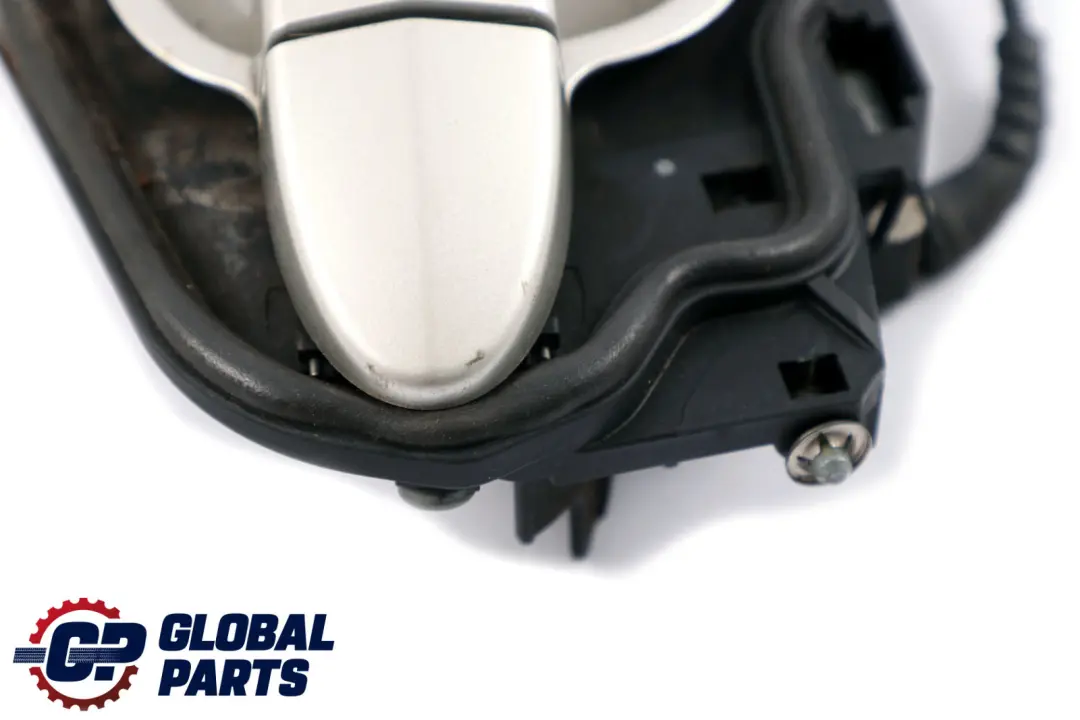 Complete Left N/S Grab Handle Door Mineralsilber Silver to BMW 6 Series E63 E64 with Part number 7008893 BMW 6 Series E63 E64 Complete Left N/S Grab Handle Door Mineralsilber Silver - SKU 7008893-MS1 - Part number 7008893