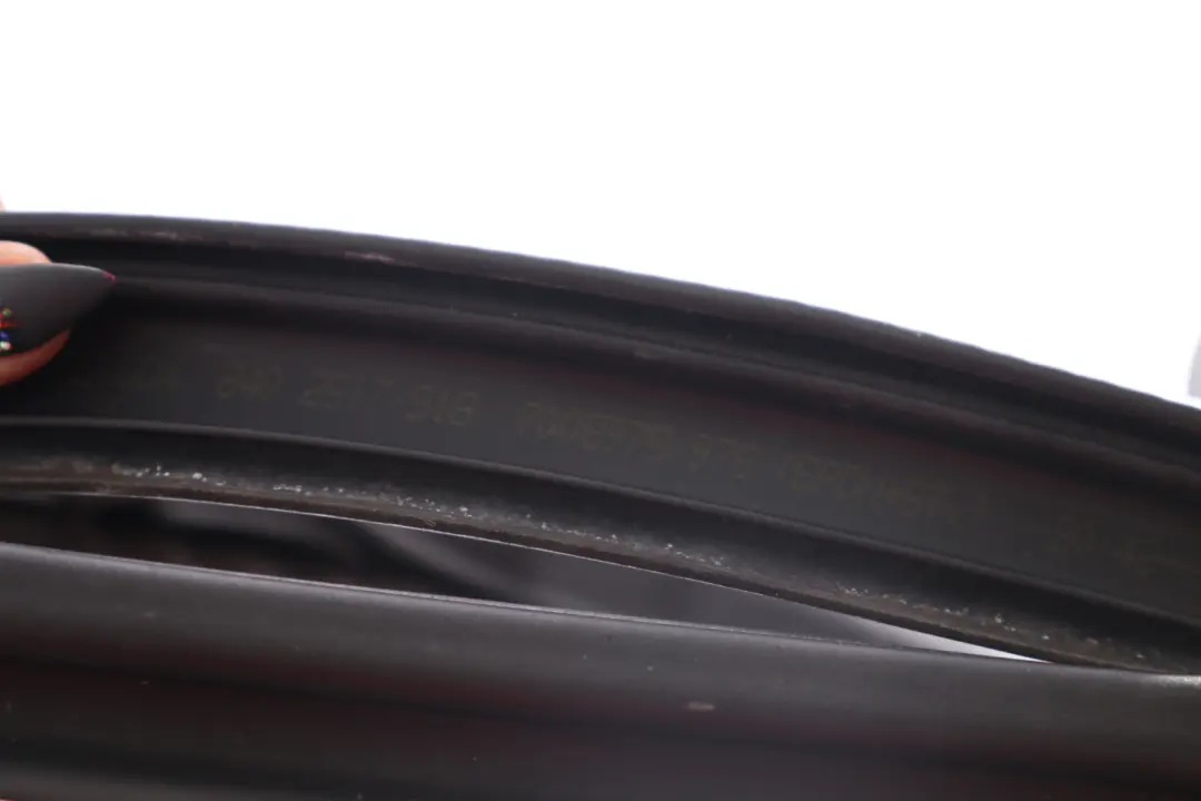 Sealing Seal Gasket Roof Frame Left N/S 5171 to BMW X5 Series E53 with Part number 7008975 BMW X5 Series E53 Sealing Seal Gasket Roof Frame Left N/S 5171 - SKU 7008975 - Part number 7008975