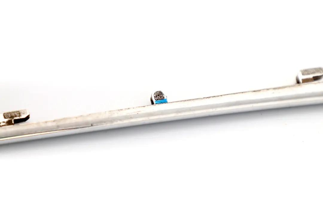 E63N E64 LCI Listwa Panel Błotnika Prawy Przód Chrom do BMW E63 o numerze 7009248 BMW E63 E63N E64 LCI Listwa Panel Błotnika Prawy Przód Chrom - SKU 7009248-1 - Numer Części 7009248