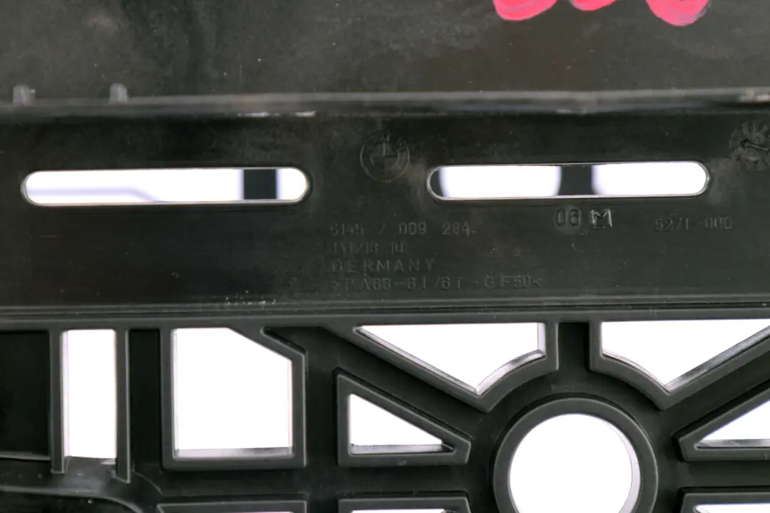 Panneau de fond de support de tableau de bord pour BMW E63 E64 à propos du numéro de pièce 7009284 BMW E63 E64 Panneau de fond de support de tableau de bord - SKU 7009284 - Numéro de pièce 7009284