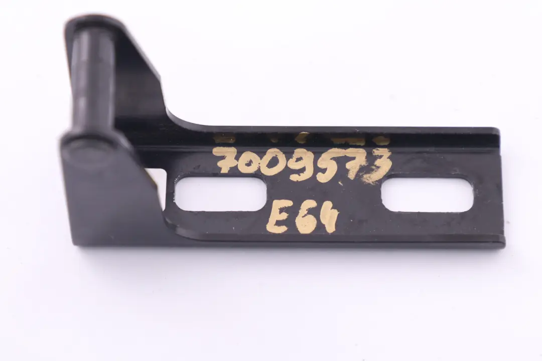 BMW 6 Series E64 Cabrio Folding Top Compartment Lid Catch Bracket - SKU 7009573 - Part number 7120490