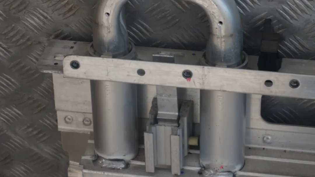 Reihe E64 Cabrio Convertible Ăśberrollschutz 5462 für BMW 6 mit Teilenummer 7009657 BMW 6 Reihe E64 Cabrio Convertible Ăśberrollschutz 5462 - SKU 7009657 - Teilenummer 7009657