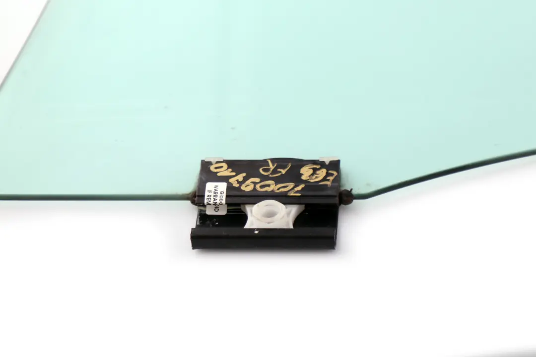 Fenêtre De Porte Avant Verte AS2 Droite pour BMW E63 E64 à propos du numéro de pièce 7009710 BMW E63 E64 Fenêtre De Porte Avant Verte AS2 Droite - SKU 7009710 - Numéro de pièce 7009710